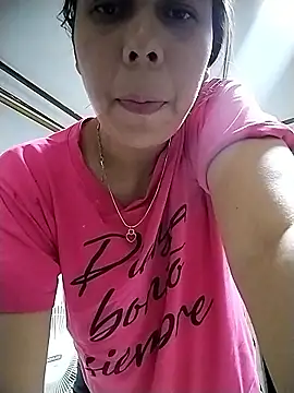 Lucianaferro  online show from January 18, 2026, 6:55 pm