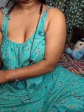 Hottyalia online show from October 10, 2025, 12:33 am