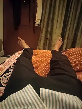 auntykichut6969 online show from April 14, 2026, 2:49 am