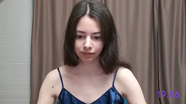 Snapshot of sweet_sweet_angel chatting on June 19, 2026, 8:20 am sweet sweet angel online show from June 19, 2026, 8:20 am