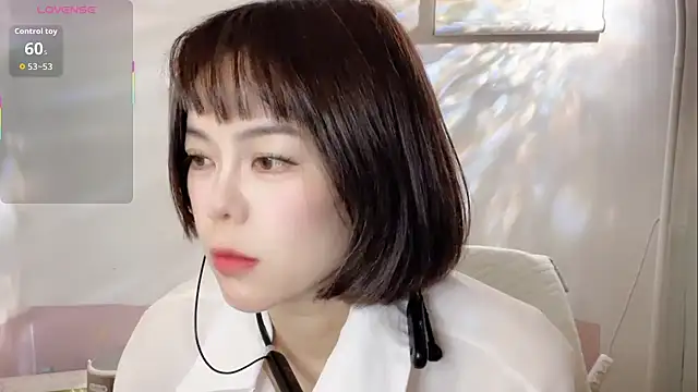 Linda-LL online show from October 21, 2025, 6:02 am