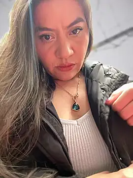 Iam  Cristal online show from March 11, 2025, 10:09 pm