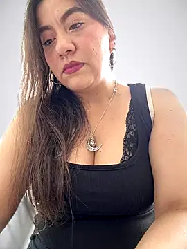 Iam  Cristal online show from September 22, 2025, 9:10 pm