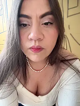 Iam  Cristal online show from November 11, 2025, 9:31 pm