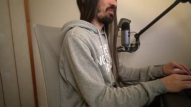 Snapshot of Your_Ice_cream chatting on April 7, 2026, 4:09 pm Your Ice cream online show from April 7, 2026, 4:09 pm