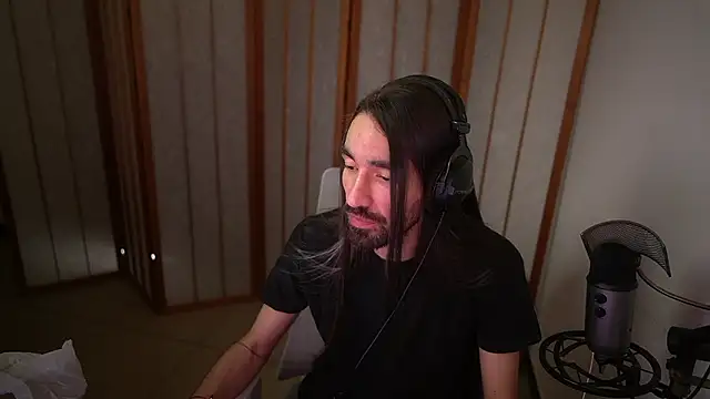 Snapshot of Your_Ice_cream chatting on March 27, 2026, 4:30 pm Your Ice cream online show from March 27, 2026, 4:30 pm