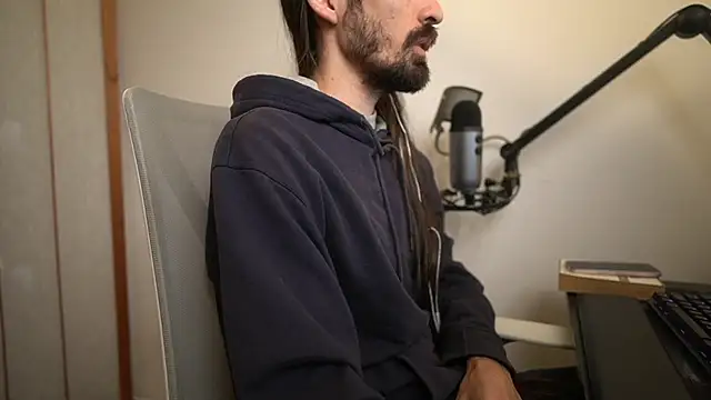 Snapshot of Your_Ice_cream chatting on April 16, 2026, 2:40 pm Your Ice cream online show from April 16, 2026, 2:40 pm