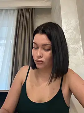 KikiWatson online show from February 1, 2026, 8:01 am