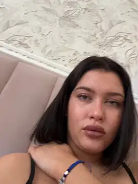 KikiWatson online show from February 8, 2026, 7:17 am