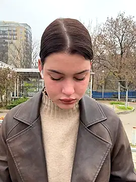 KikiWatson online show from November 10, 2025, 7:02 am