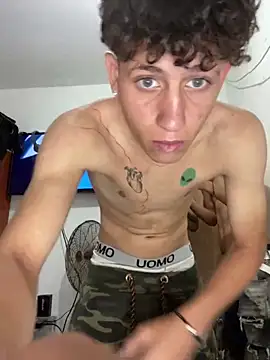 LatinBoysxxx online show from January 20, 2025, 7:04 pm