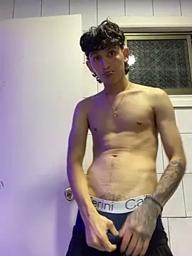 LatinBoysxxx online show from January 17, 2025, 6:15 am