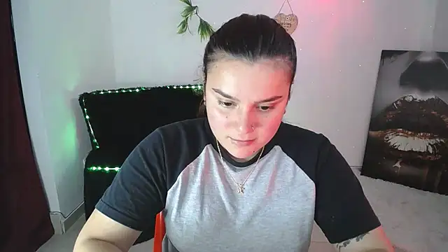 Nika 1  online show from February 12, 2025, 9:43 pm