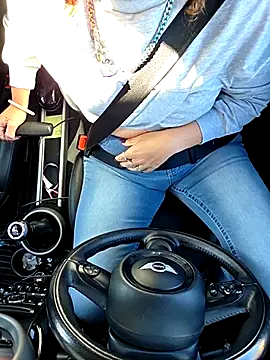 thatonespicychick online show from November 4, 2025, 3:49 pm