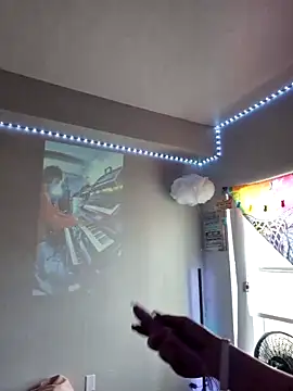 thatonespicychick online show from March 21, 2025, 4:40 pm