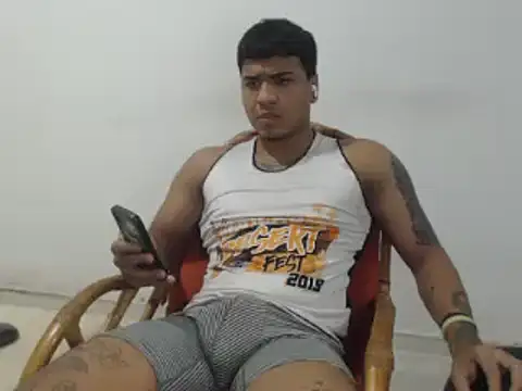 camiloacosta321 online show from January 6, 2025, 8:14 am