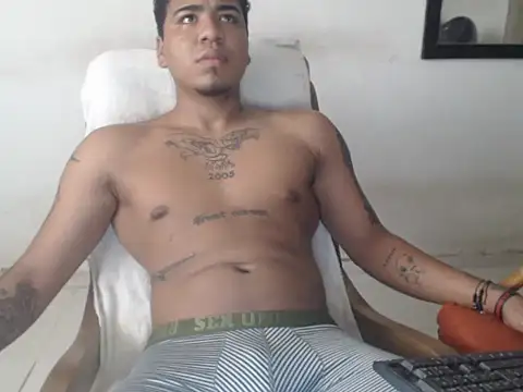 camiloacosta321 online show from November 25, 2025, 7:14 pm