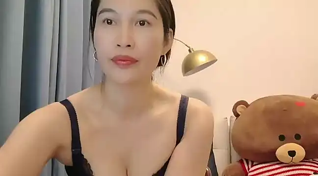 Snapshot of Ccoovss11 chatting on December 3, 2024, 4:33 pm Ccoovss11 online show from December 3, 2024, 4:33 pm