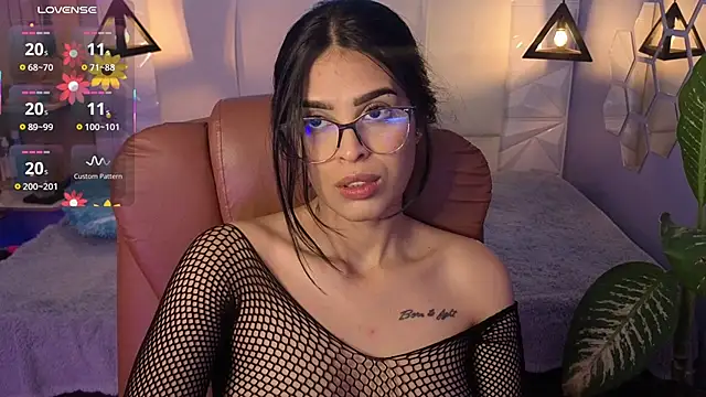 AlessiaVal  online show from January 11, 2026, 2:02 pm