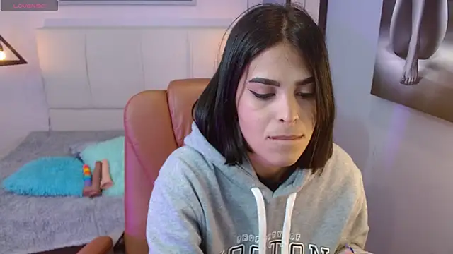 AlessiaVal  online show from March 7, 2025, 12:12 pm