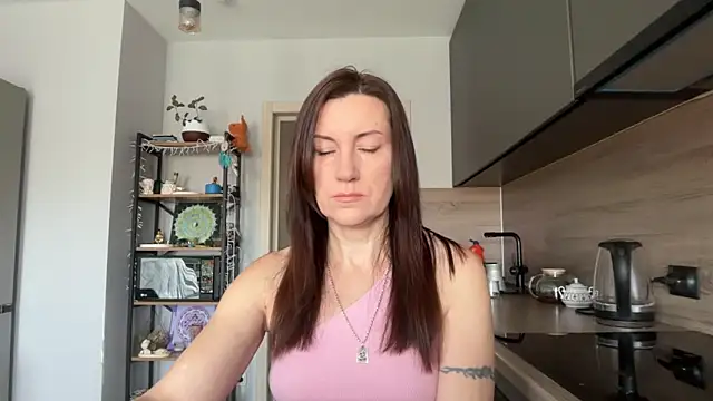 Snapshot of jainesummer chatting on October 21, 2025, 9:19 am jainesummer online show from October 21, 2025, 9:19 am