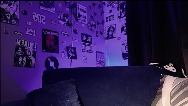 yulianademond66 online show from March 20, 2026, 2:07 pm