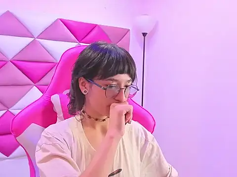 Snapshot of Danny_Face chatting on November 10, 2025, 2:00 pm Danny Face online show from November 10, 2025, 2:00 pm