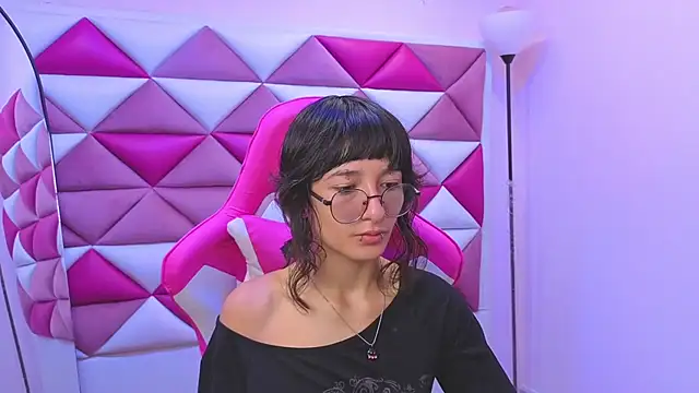 Snapshot of Danny_Face chatting on November 24, 2025, 1:33 pm Danny Face online show from November 24, 2025, 1:33 pm