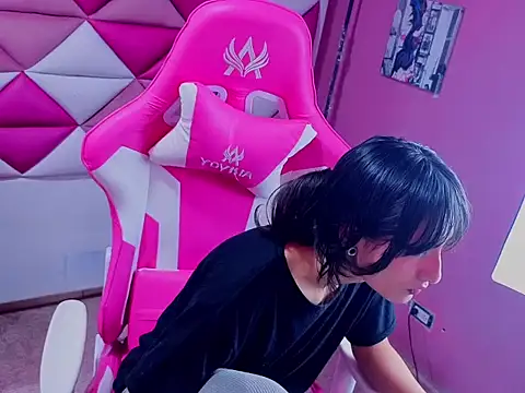 Snapshot of Danny_Face chatting on September 10, 2025, 1:21 pm Danny Face online show from September 10, 2025, 1:21 pm