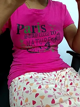 Snapshot of Ammualagitamil chatting on November 16, 2025, 6:34 pm Ammualagitamil online show from November 16, 2025, 6:34 pm