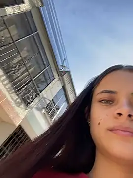 HannaRhodes online show from October 19, 2025, 1:03 pm