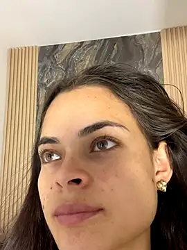 HannaRhodes online show from October 28, 2025, 2:27 pm