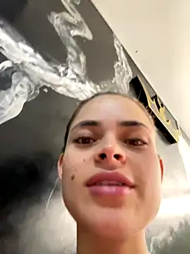 HannaRhodes online show from September 9, 2025, 2:37 pm