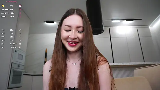 holyhee online show from October 14, 2025, 9:15 pm