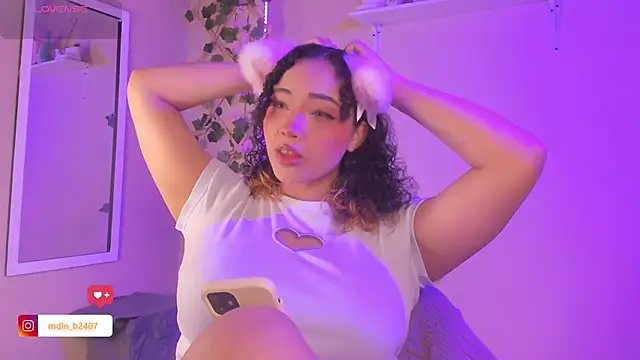 MadelineBenet online show from September 12, 2025, 2:01 am