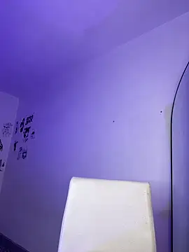 MadelineBenet online show from November 29, 2025, 3:17 am