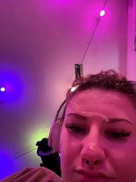 sluttysmiley online show from December 3, 2025, 6:07 pm