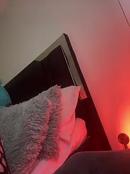 Mia Frank  online show from September 10, 2025, 8:41 pm