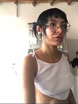 Luna-Chann online show from April 10, 2026, 9:11 pm