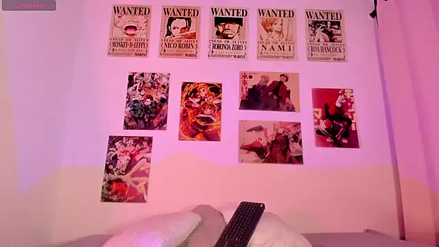 Luna-Chann online show from October 28, 2025, 8:52 pm