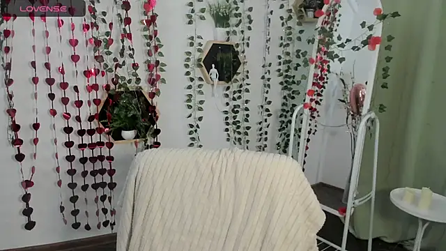 DreamyLuna online show from March 1, 2025, 8:32 pm