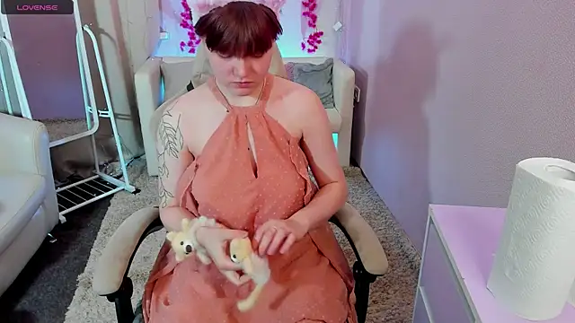 DreamyLuna online show from November 7, 2025, 9:08 pm