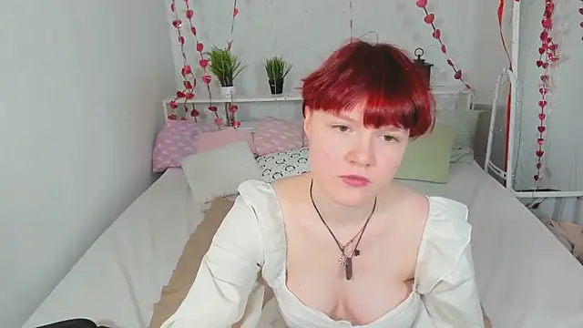 DreamyLuna online show from February 27, 2025, 8:31 pm