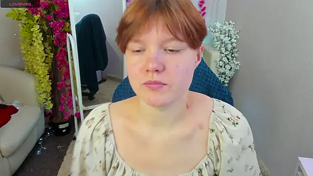 DreamyLuna online show from October 5, 2025, 8:21 pm