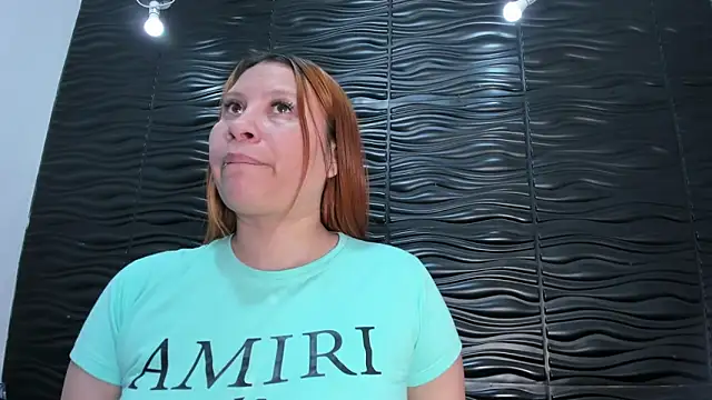 Snapshot of Melody_Megann chatting on May 20, 2026, 7:33 pm Melody Megann online show from May 20, 2026, 7:33 pm