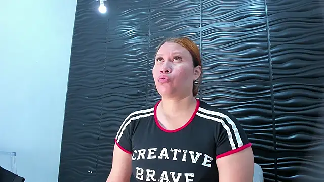 Snapshot of Melody_Megann chatting on May 16, 2026, 7:24 pm Melody Megann online show from May 16, 2026, 7:24 pm