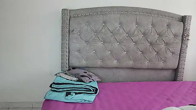 Nesuko kamado  online show from October 6, 2025, 4:52 pm