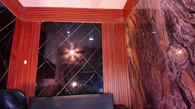 Isabella stanford2 online show from September 30, 2025, 1:06 pm