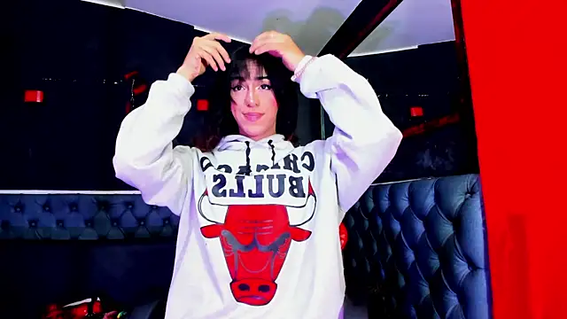 Isabella stanford2 online show from December 19, 2025, 2:08 pm