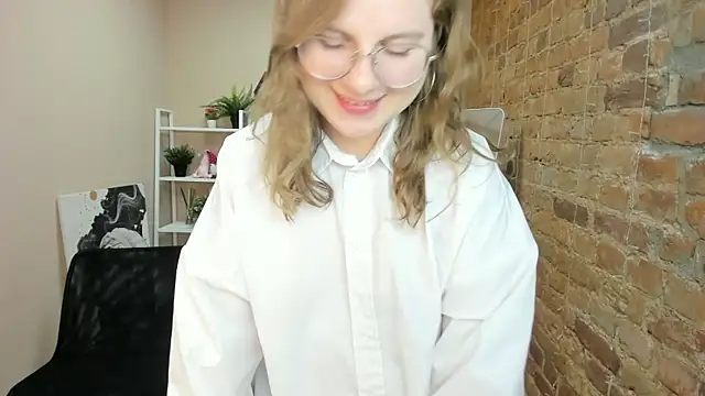 Snapshot of Tara_Harris chatting on January 5, 2025, 1:26 pm Tara Harris online show from January 5, 2025, 1:26 pm